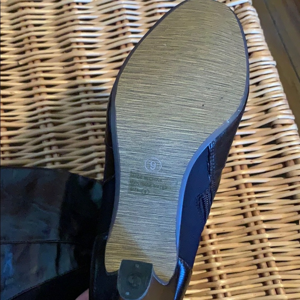 Boots - Picture 7 of 7